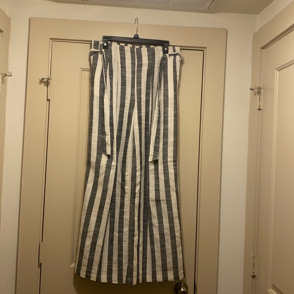 Stylish large linen/cotton striped pants!